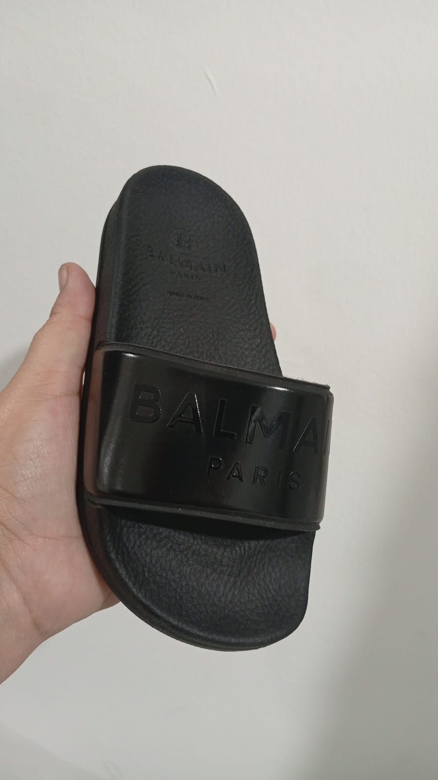 Sandalia negra Balmain