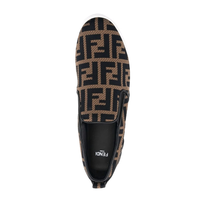 Fendi slip-on con estampado integral FF en marrón y negro Fendi slip-on con estampado integral FF en marrón y negro