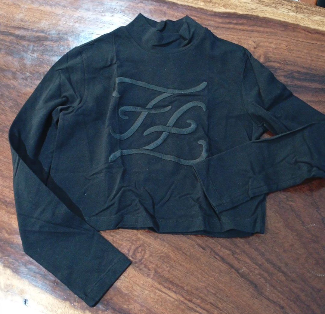 Fendi Blusa Negra de Manga Larga con Logo en Relieve