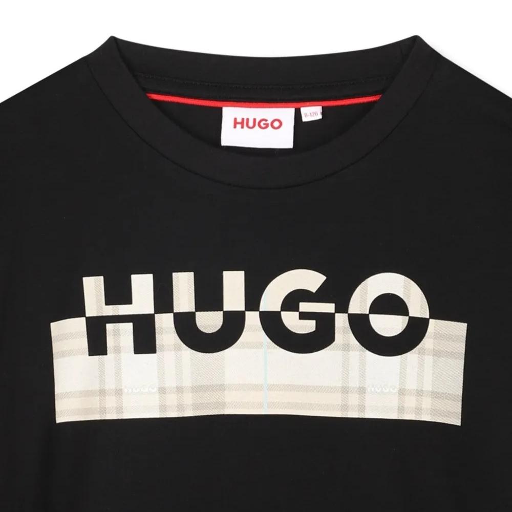Playera Hugo Kids Negra