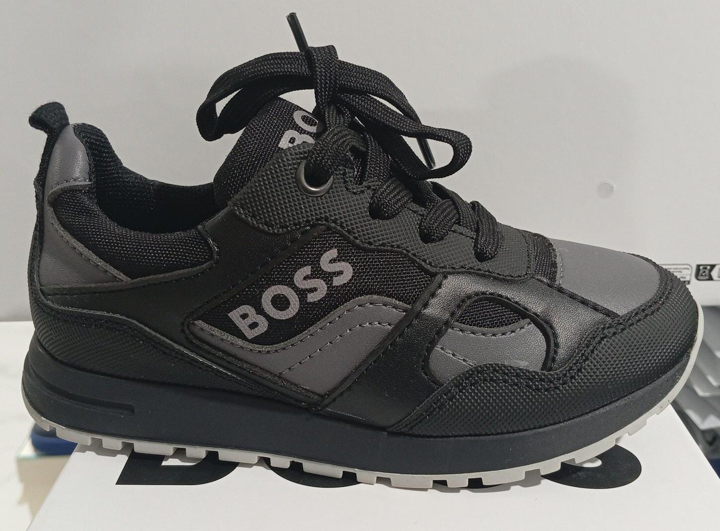 Tenis BOSS Kids Negro/Gris | Logo Lateral