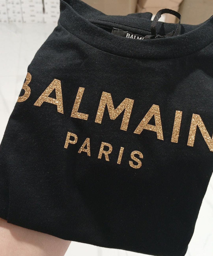 Camiseta Balmain Paris para niña en negro con bordado dorado