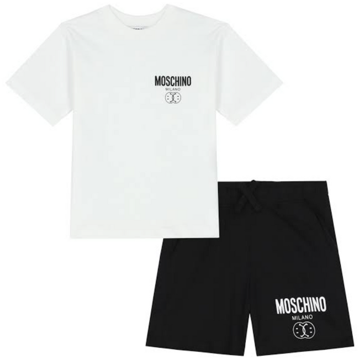 Moschino – Set de camiseta blanca y shorts negros con logo