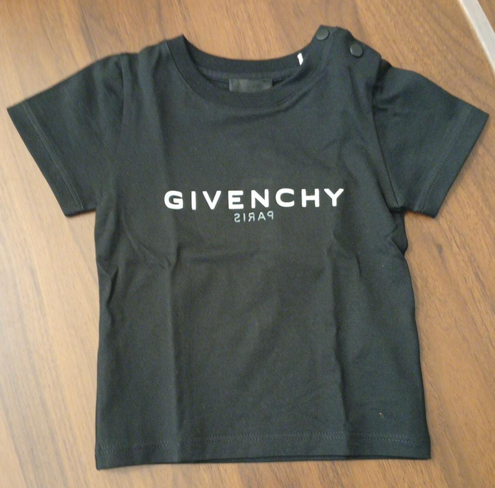 GIVENCHY – Playera Negra con Logo BEBE