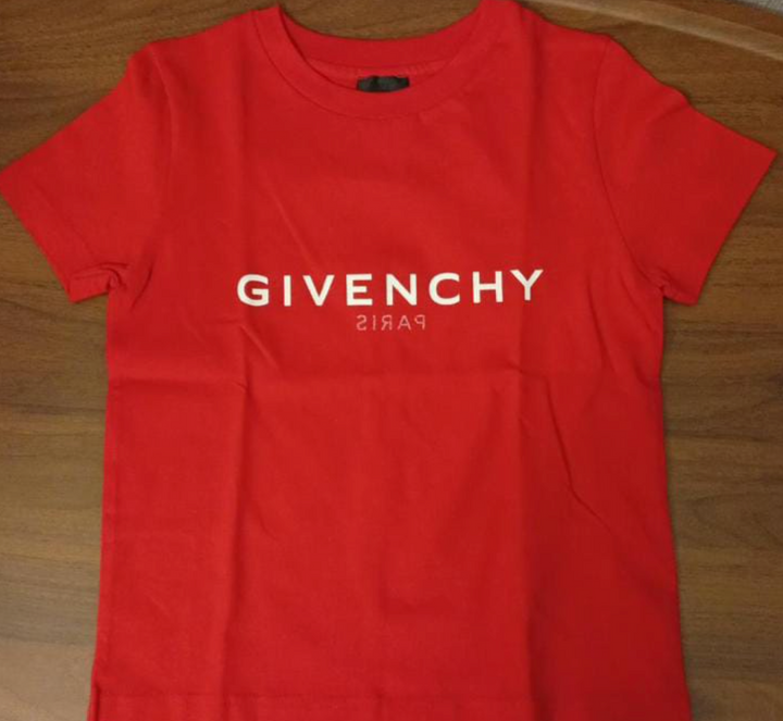 GIVENCHY – Playera Roja con Logo