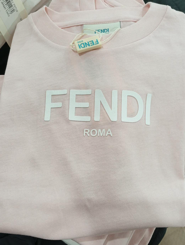 Fendi Kids - Playera Rosa Claro Logo Fendi Roma