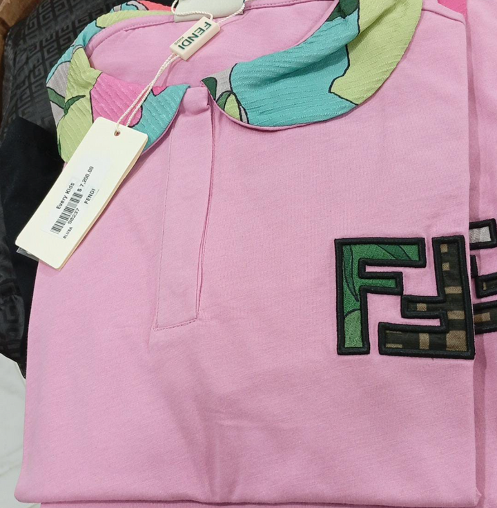 Fendi Polo Rosa con Cuello Estampado Verde Kids