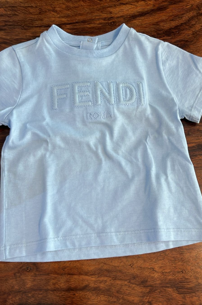FENDI ROMA - Playera Azul con Logo Bordado