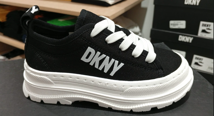 DKNY Tenis Negros Plataforma