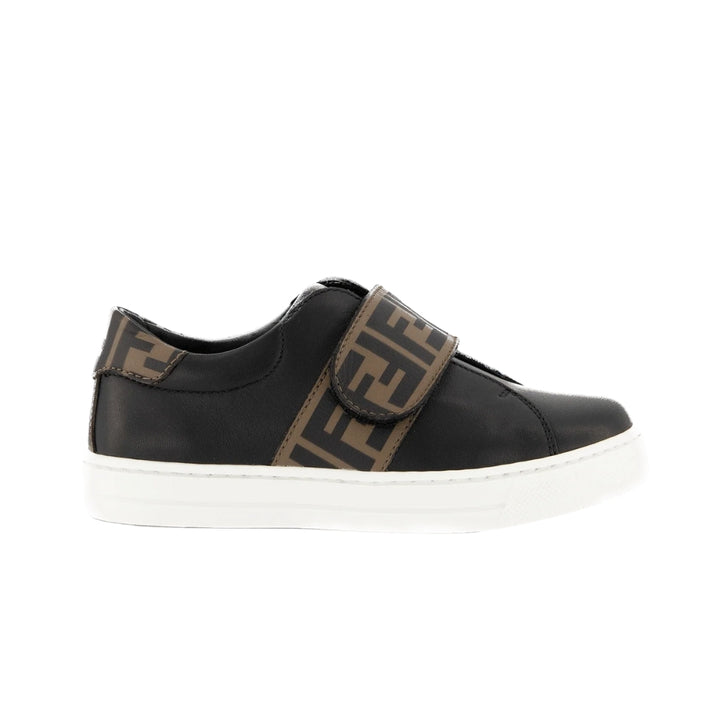 Fendi sneakers negras con correa de velcro y logo FF en marrón