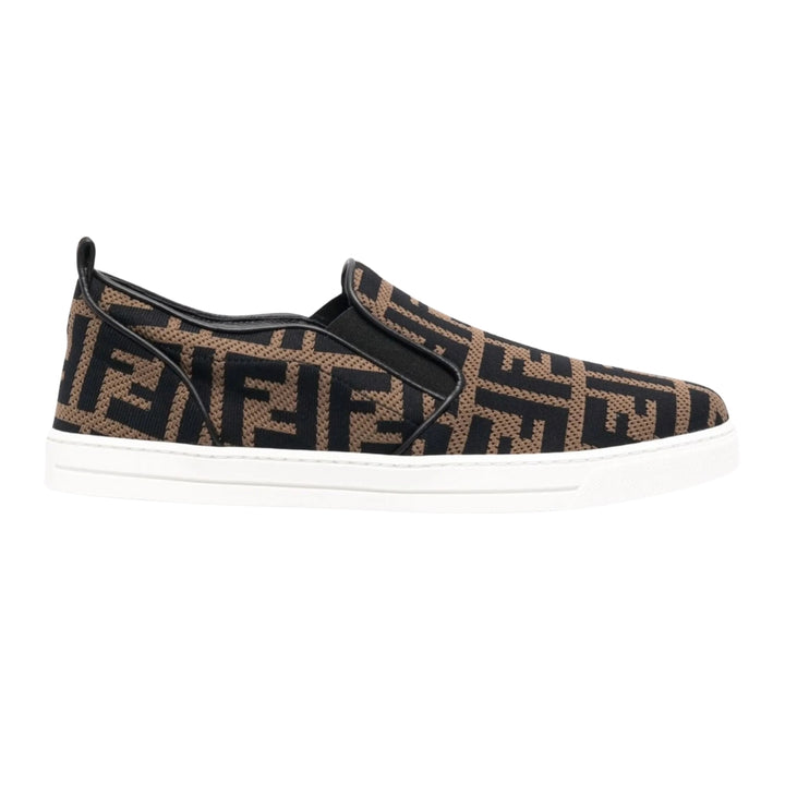 Fendi slip-on con estampado integral FF en marrón y negro