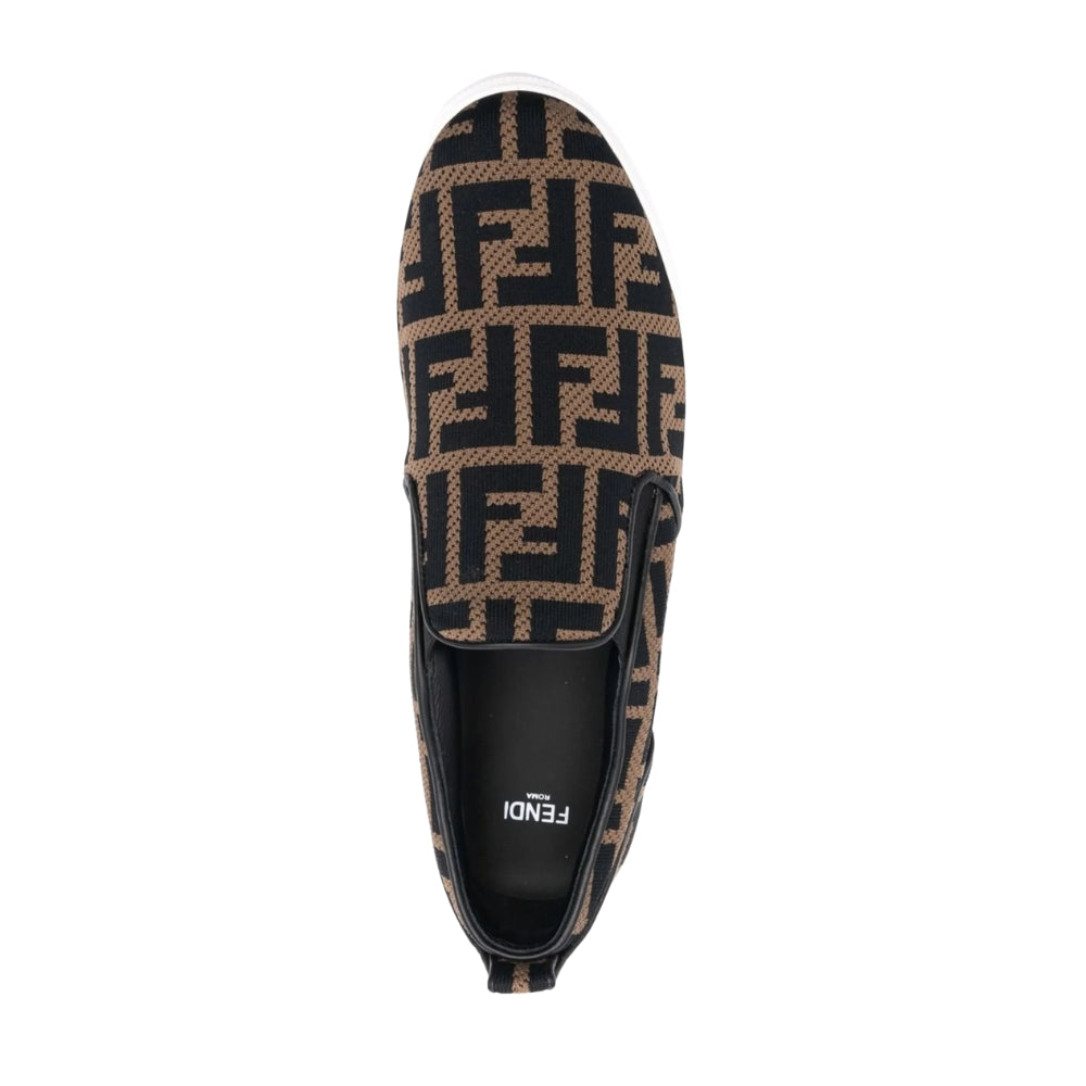 Fendi slip-on con estampado integral FF en marrón y negro