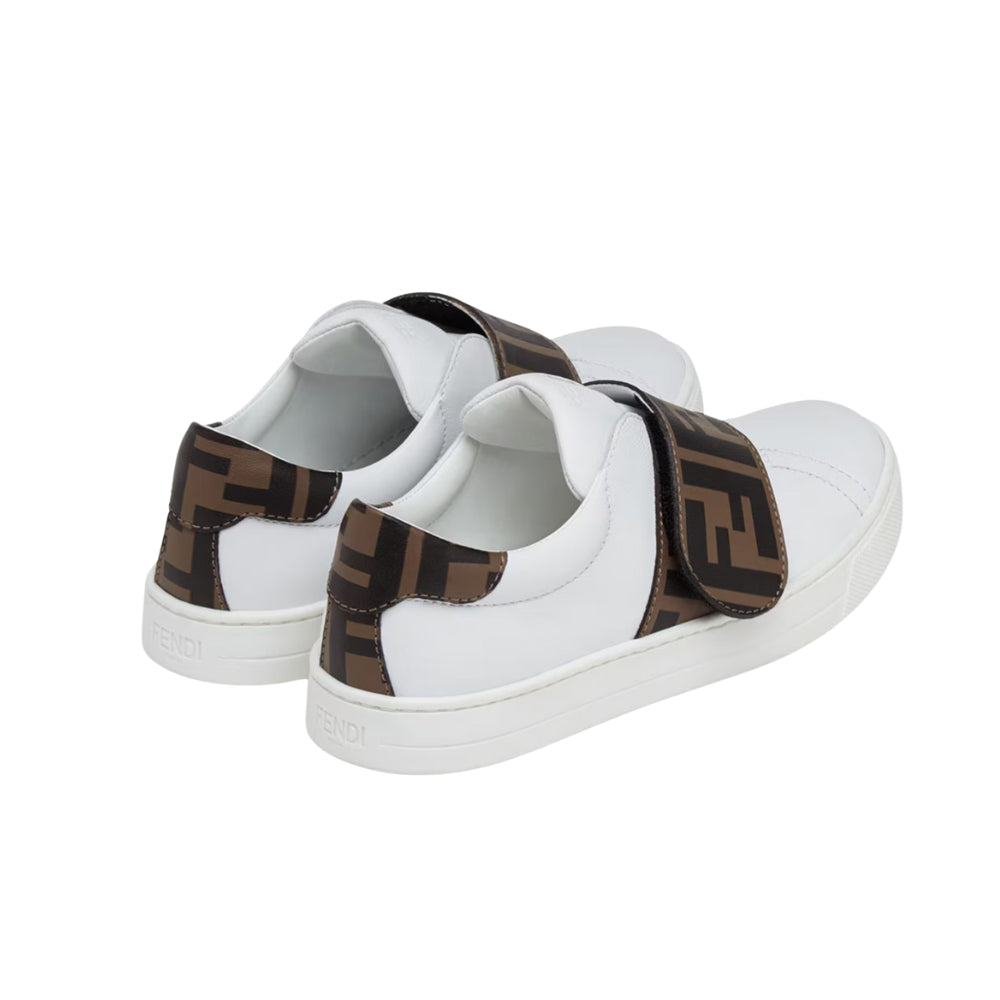 Fendi sneakers blancas con correa ancha con logo FF en marrón