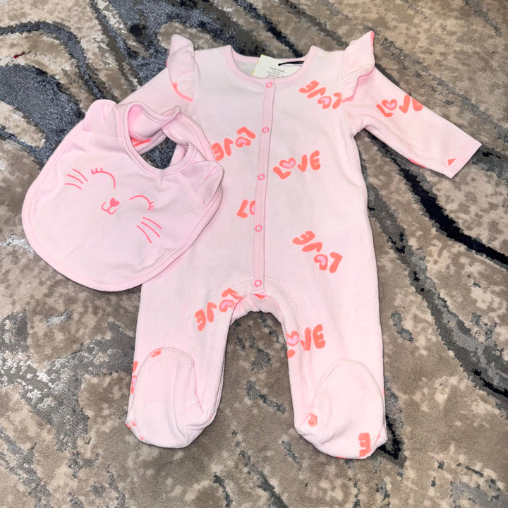 Mameluco para Bebé Billie Blush Rosa con Babero a Juego