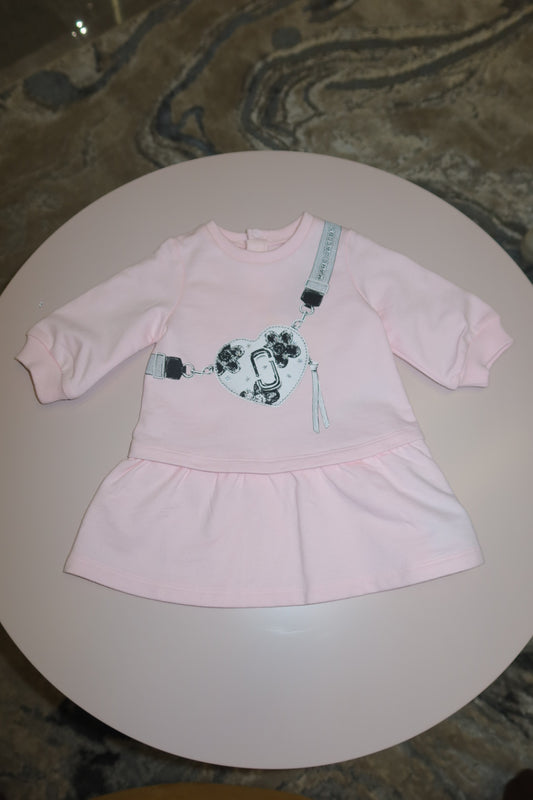 Vestido para bebé en color rosa claro de Marc Jacobs