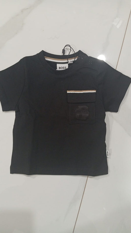 Playera Boss Infantil Negra con Bolsillo Decorativo