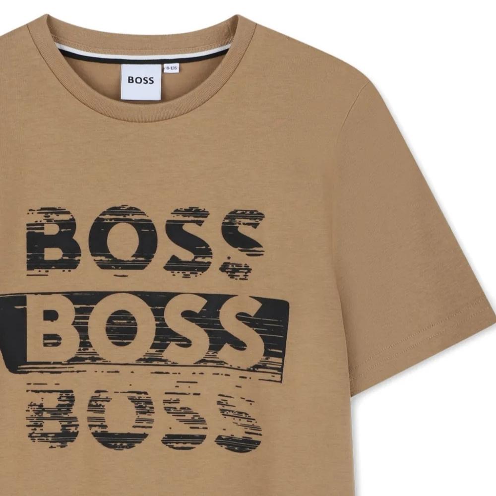 Playera BOSS Kids Camel con Logo Repetido