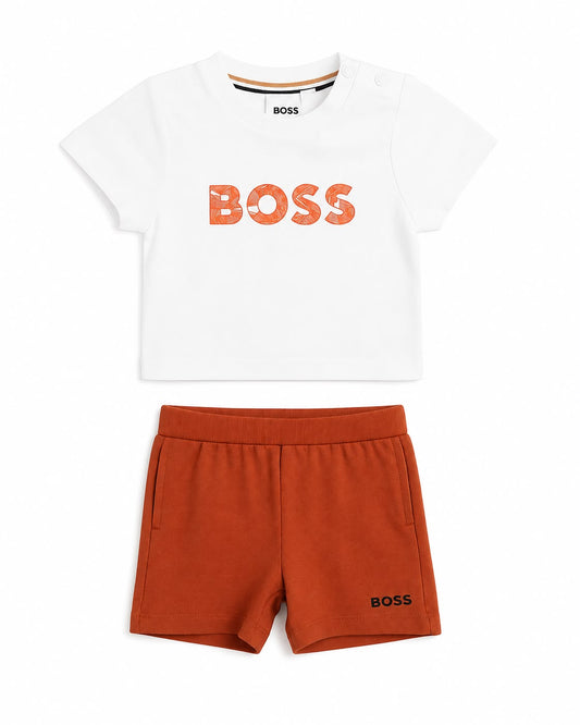 Conjunto Infantil BOSS con Playera Blanca y Short Color Marrón