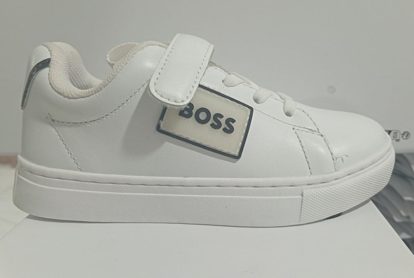 Tenis BOSS Kids Blancos | Cierre de Velcro