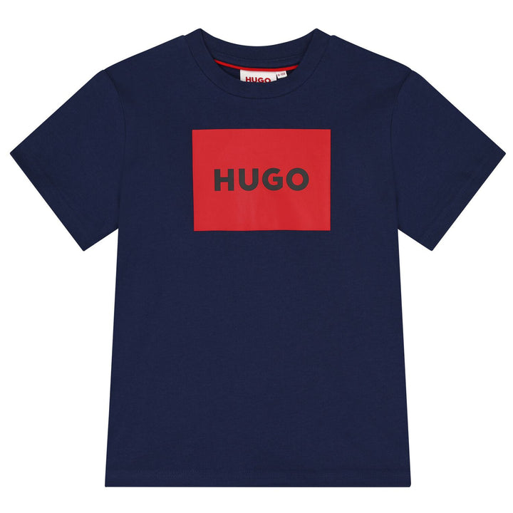 Playera HUGO azul con diseño rojo